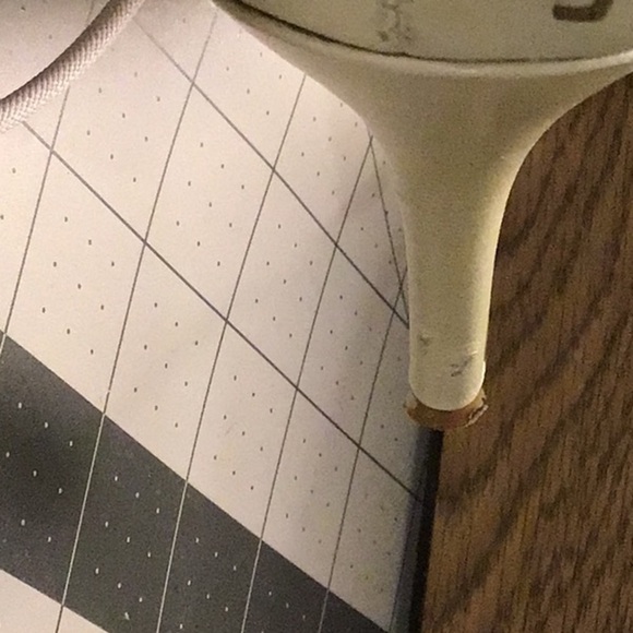 Enzo Angiolini Megastar Mid Heel Pumps Mint Green Lazer Cut Size 7.5 M - Picture 11 of 11